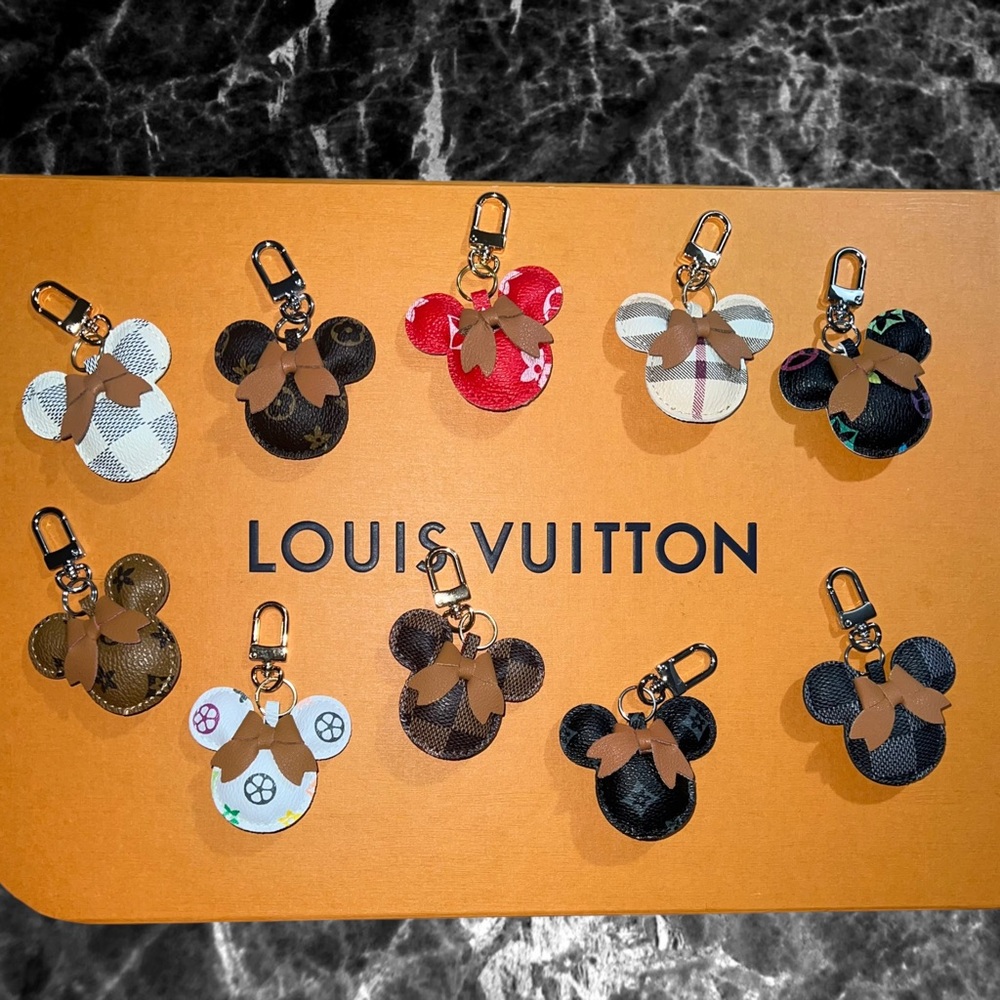 NEW Monogram Mouse Keychain Bag Charm - Picture 7 of 14